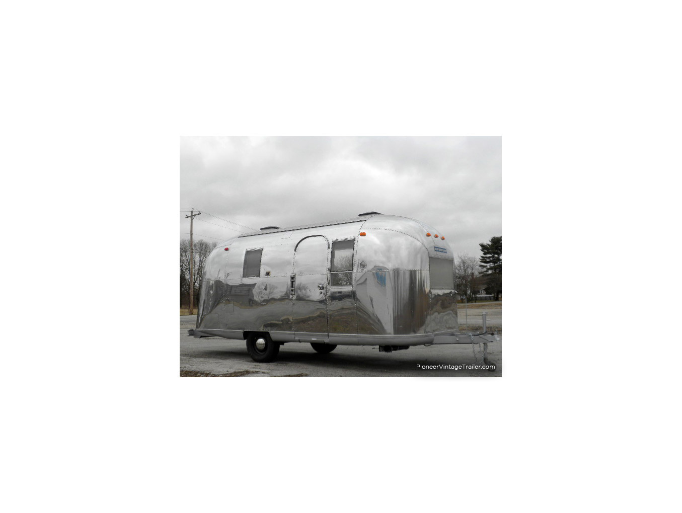 1966 Airstream GlobeTrotter after polishing