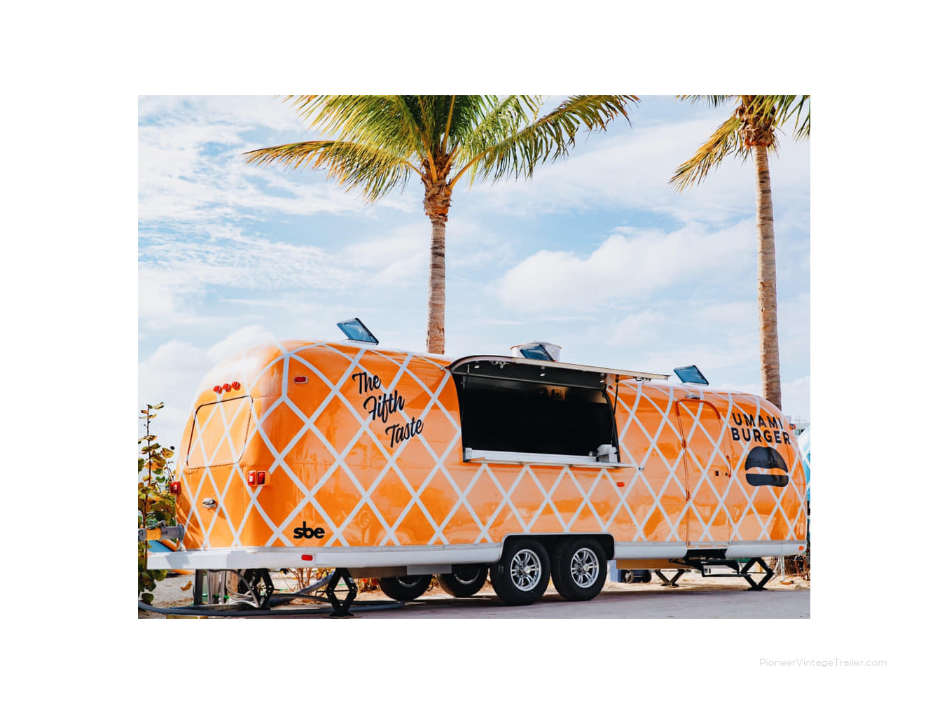 Airstream Umami Burger in Bahamas - food truck