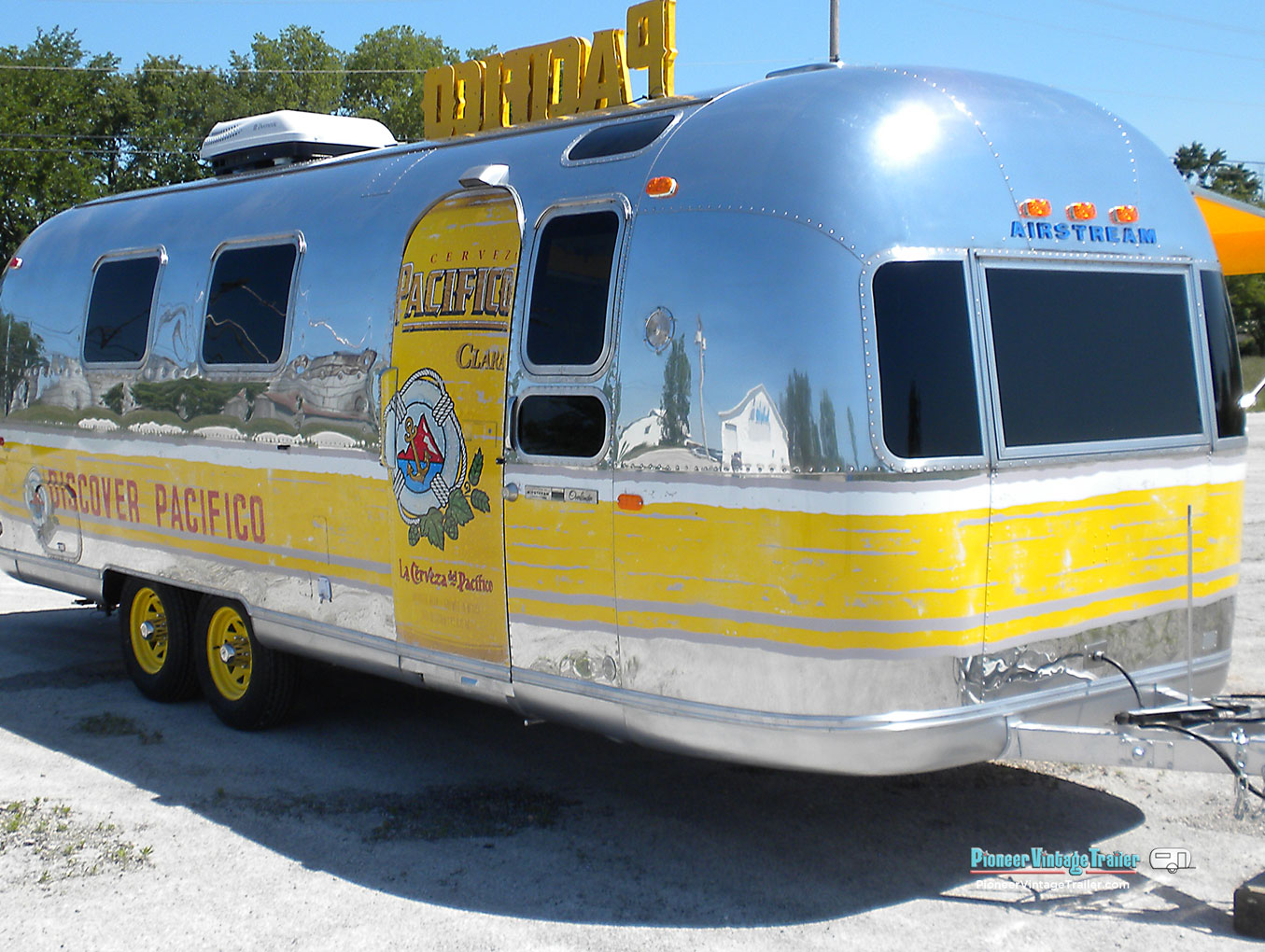 Pacifico Airstream vending trailer - side view