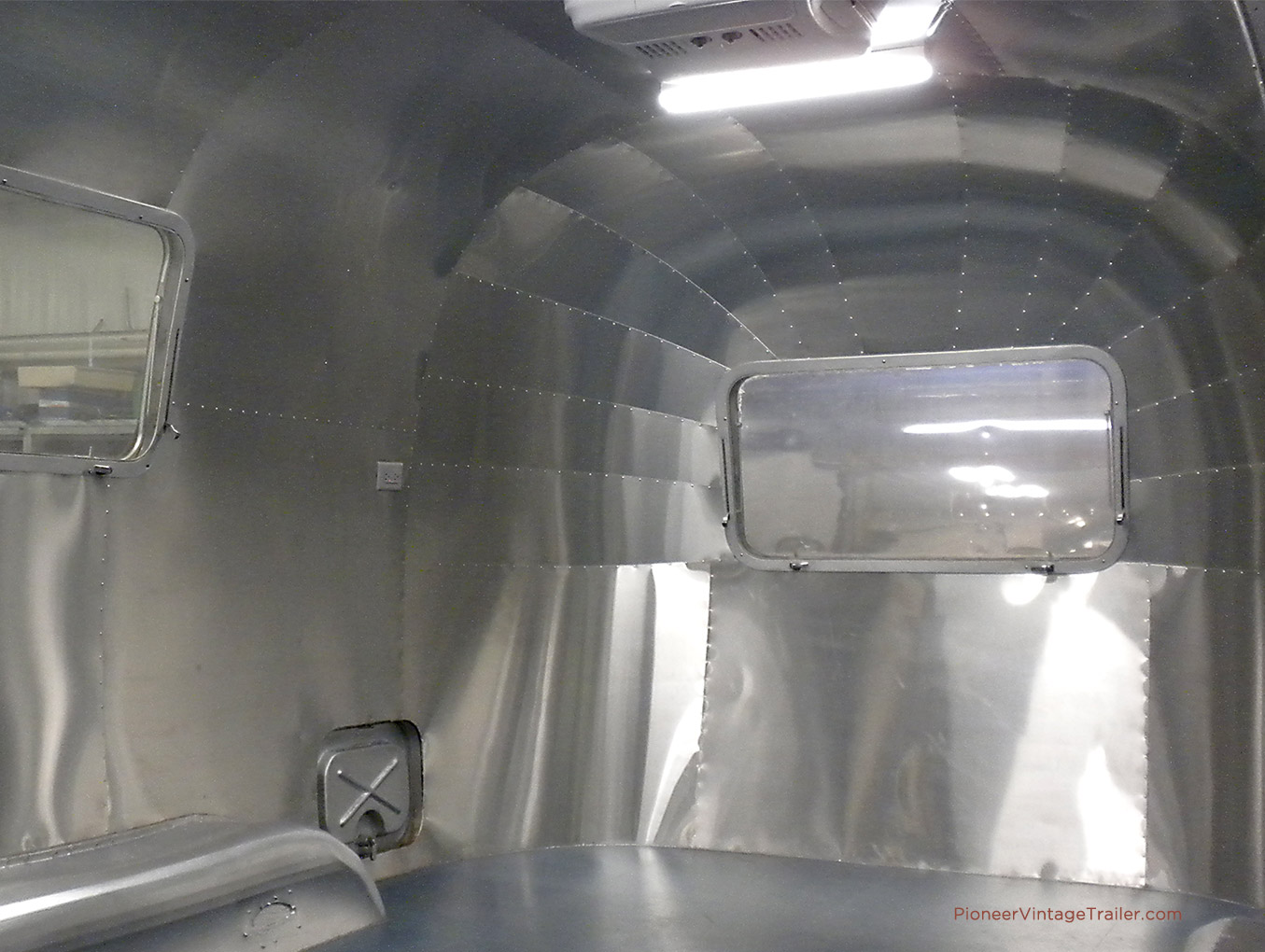 Airstream Safari w/interior all aluminum wrap