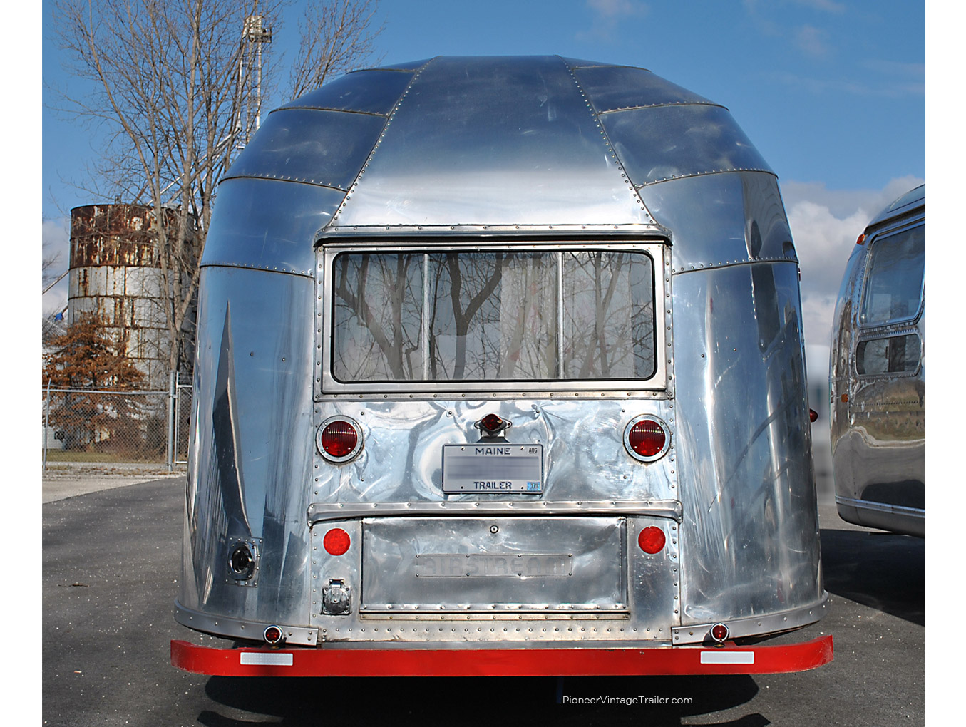 1954 Airstream Wanderer - rear view of whale tail