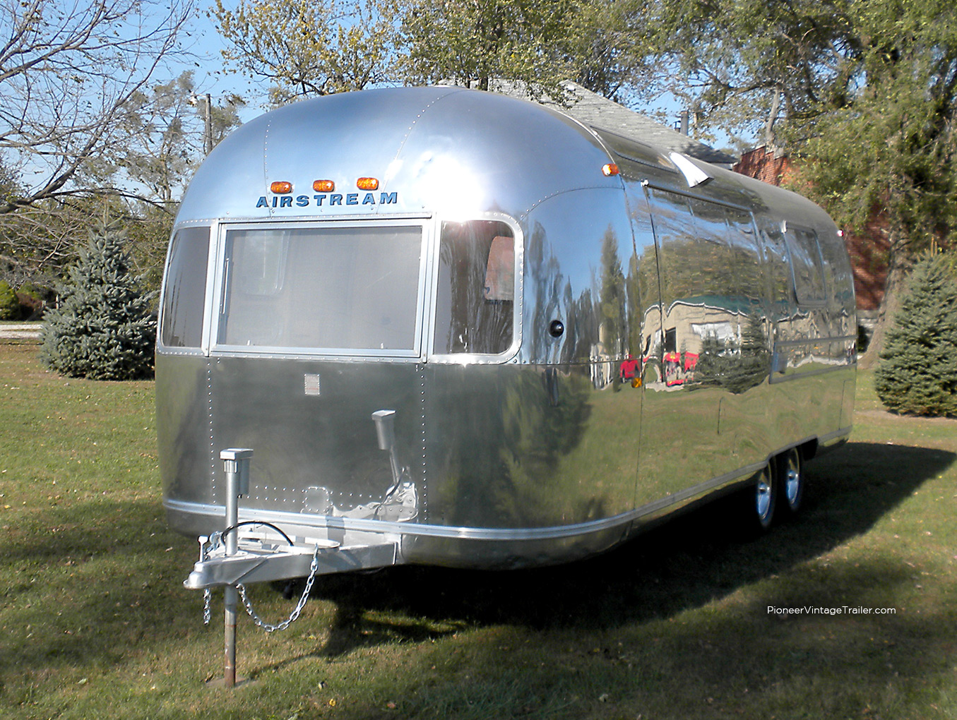 Airstream vending trailer perfect fitting serving hatch