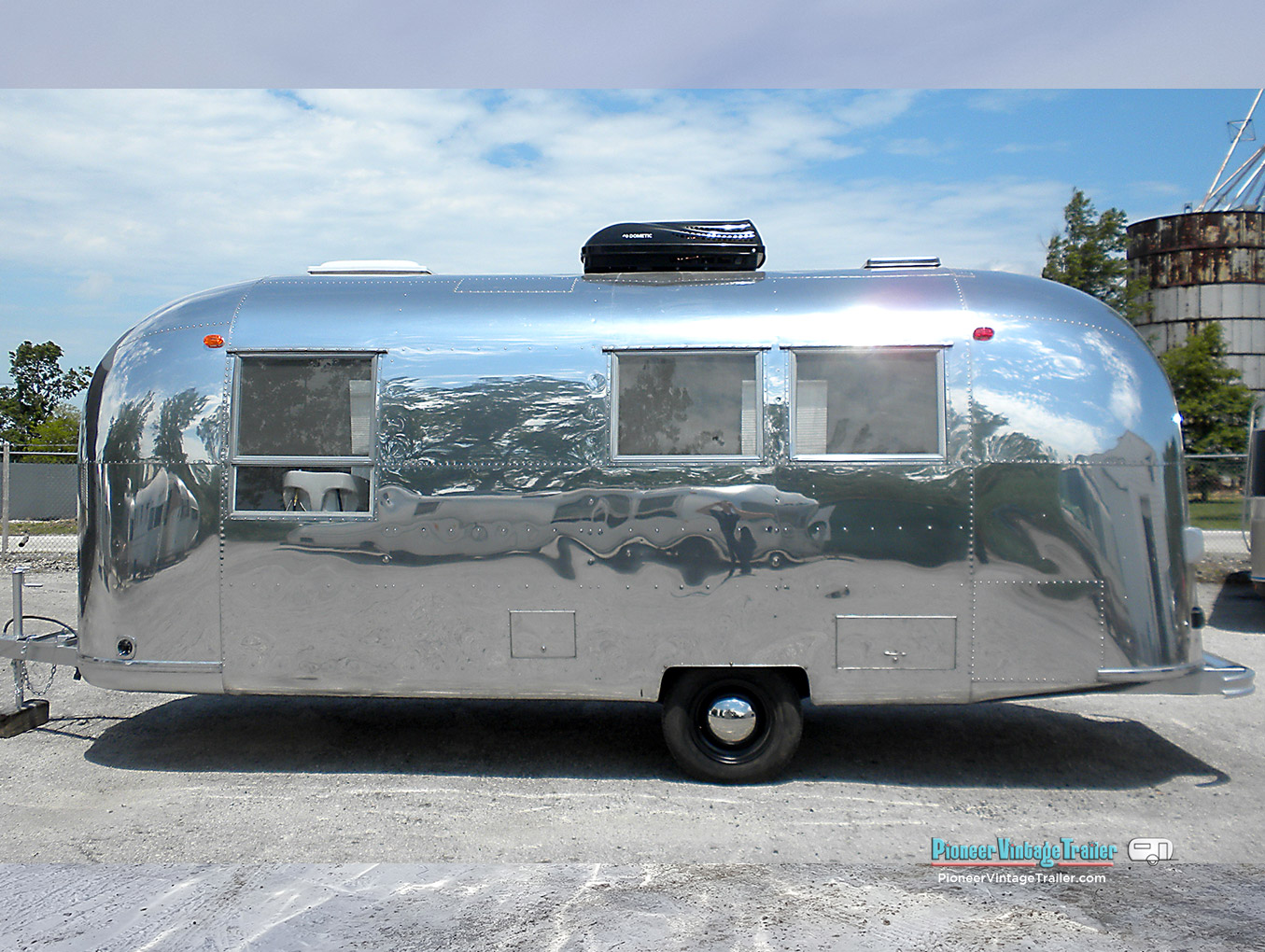 1965 Airstream Safari after polishing