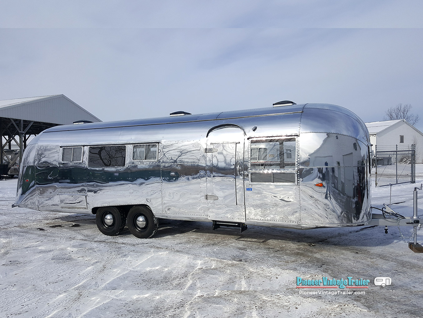 1958 Airstream Sovereign of the Road after polishing